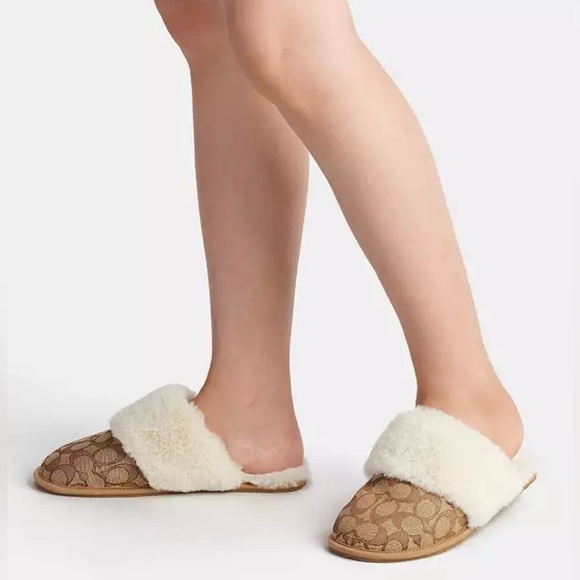 Coach Slippers - Picture 3 of 10